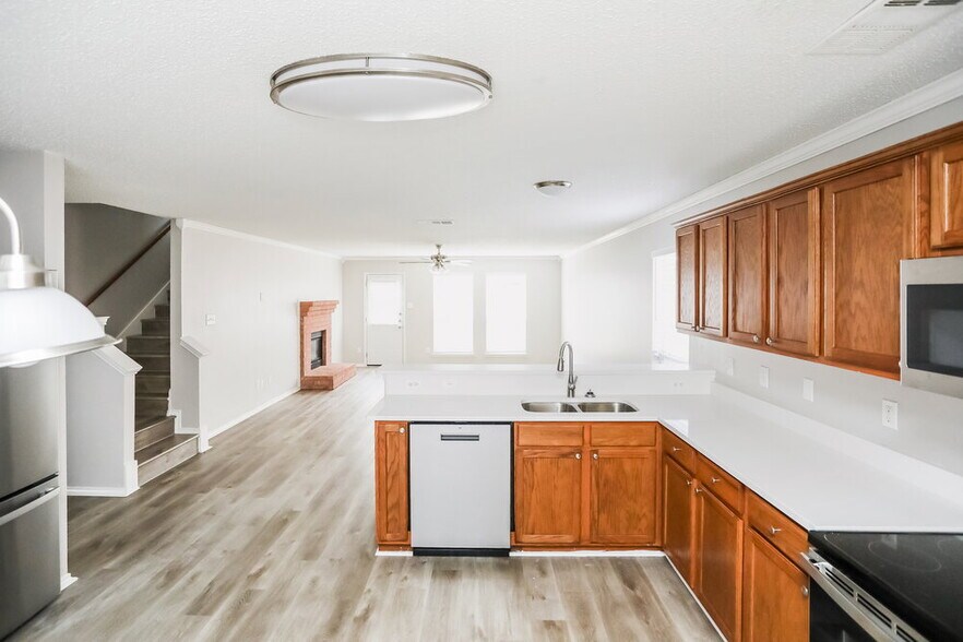 Building Photo - 736 Eldorado Dr
