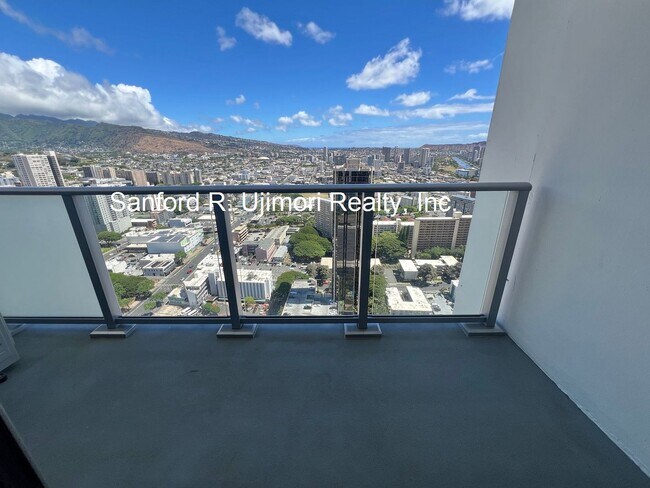 Building Photo - lion1515