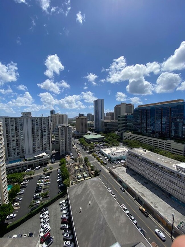 Building Photo - Honolulu Living- Azure Ala Moana 1/1/1 19t...