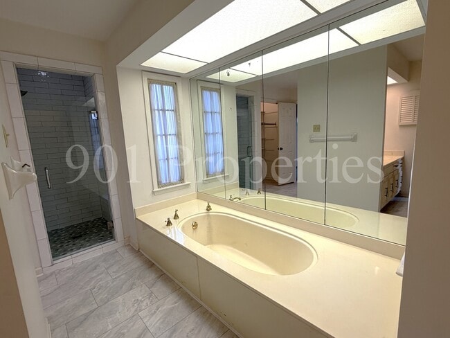 Building Photo - 7094 Corsica Dr