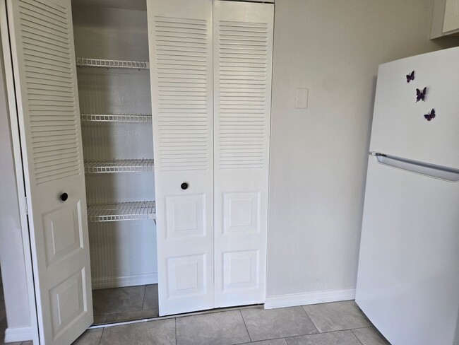 Building Photo - CPH Sebring LLC