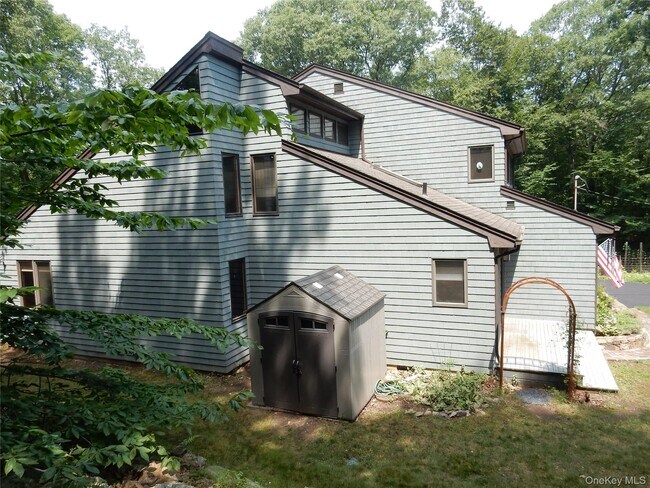 Building Photo - 104 County Rd 65