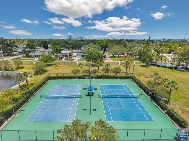 Building Photo - 4768 Coquina Key Dr SE