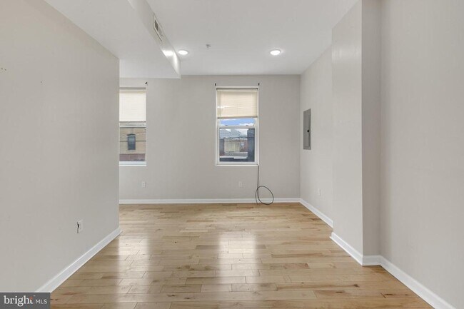 Building Photo - 2604 Frankford Ave