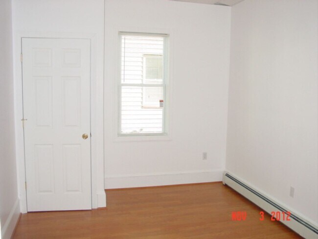 Building Photo - 545 Revere St