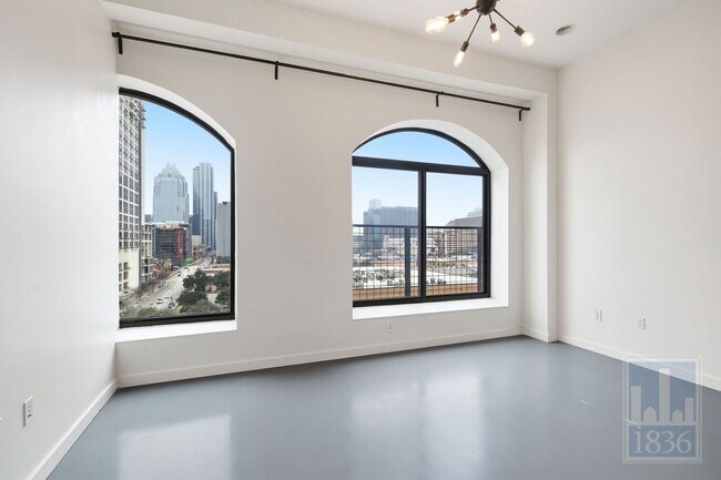 Building Photo - 507 Sabine St