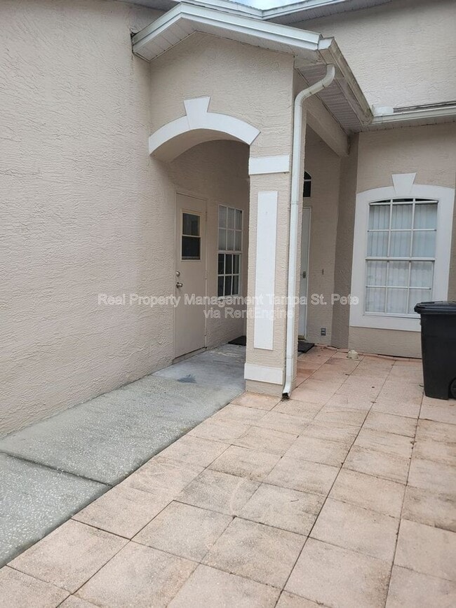 Building Photo - 12514 Hollybrook Ln