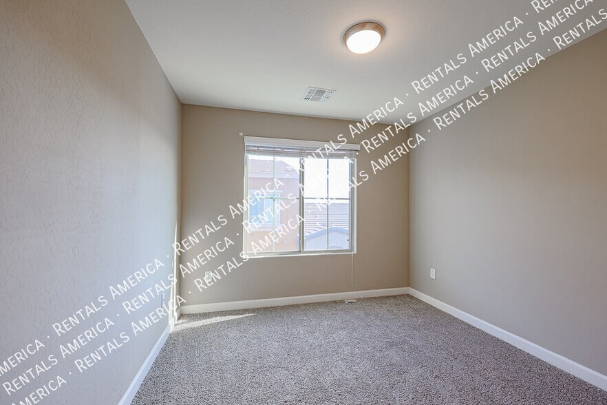 Building Photo - 2150 W Alameda Rd