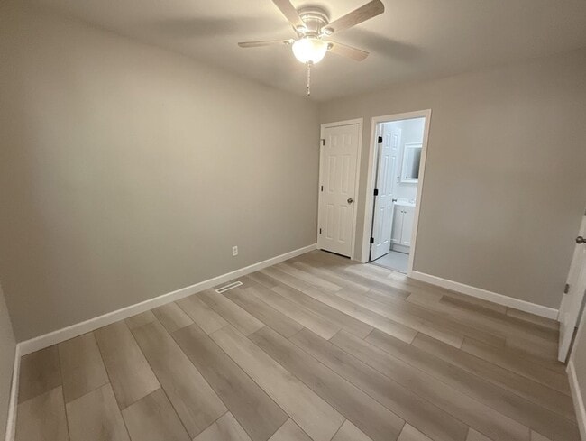 Building Photo - Leasing
