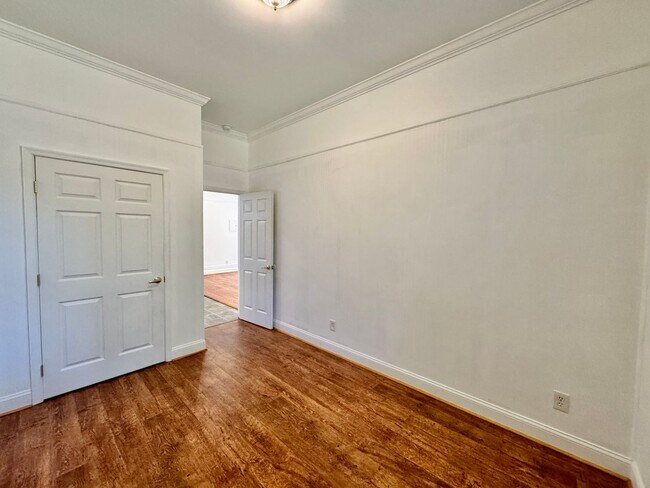 Building Photo - Recently Updated 4-Bedroom Ranch Home w/a 2 Bedroom Guest Cottage! Ready 04-23-26! Pet Friendly Home