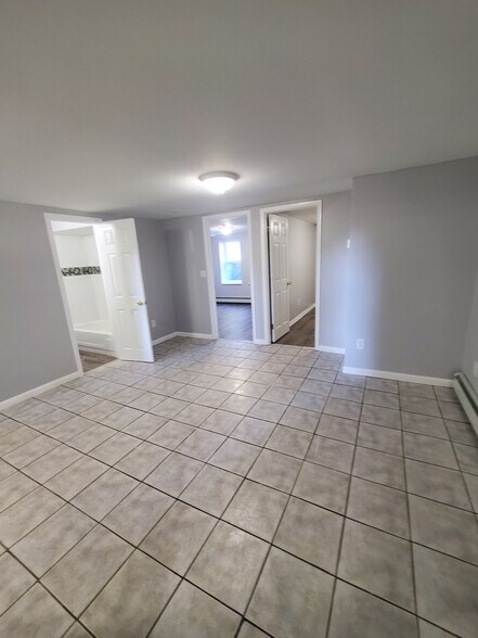 Building Photo - 217 3rd St