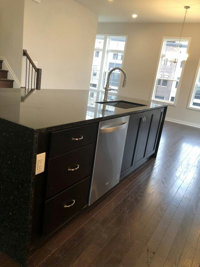 Building Photo - 22188 Webster Pk Ter