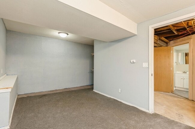 Building Photo - CHARMING RANCH!! 3 Bedroom, 2 Bath Home in Windsor Heights