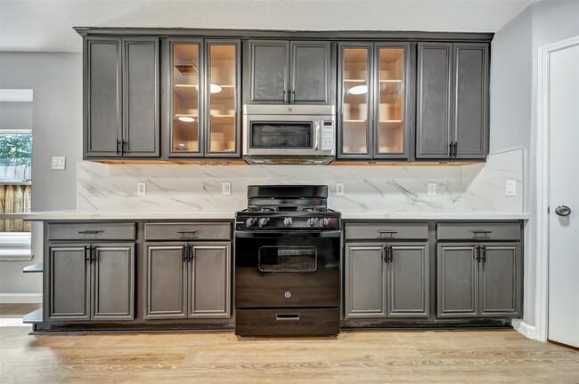 Building Photo - 22250 Queenbury Hills Dr