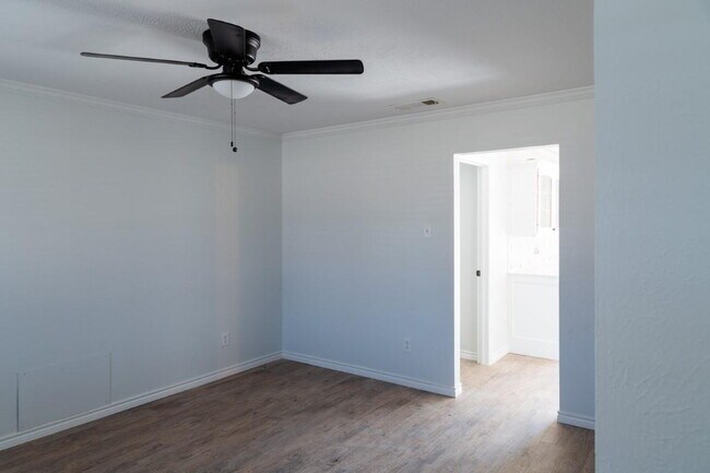 Building Photo - 2333 Seabreeze Dr