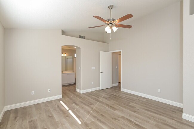 Building Photo - 655 Camp Hill Rd