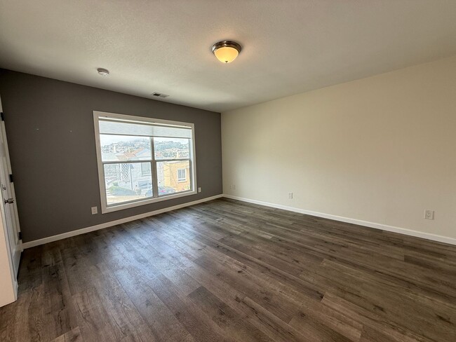 Building Photo - Mission Terrace Neighborhood Beauty-Charmi...