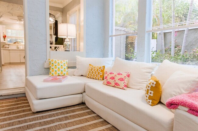 Building Photo - 519 28th St