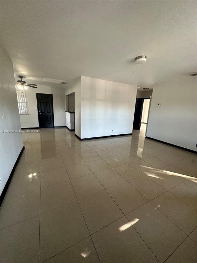 Building Photo - 2421 N 57th Terrace