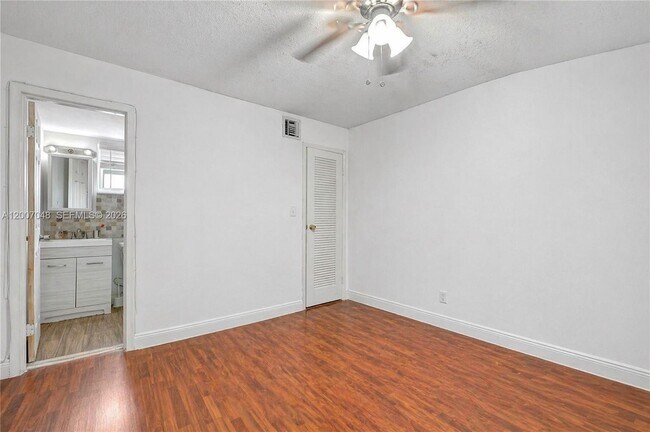 Building Photo - 4121 NW 26th St