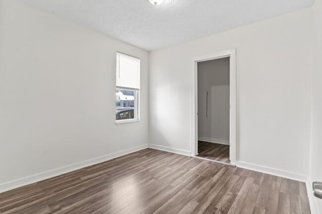 Building Photo - Charming 3 beds 1 bath Apartment in Cleveland!