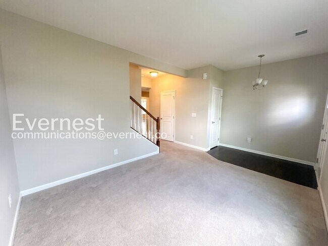 Building Photo - Limited Time Special Offer / 4 Bed, 2.5 Bath Home with Garage / Pet-Friendly / Vouchers Accepted ...