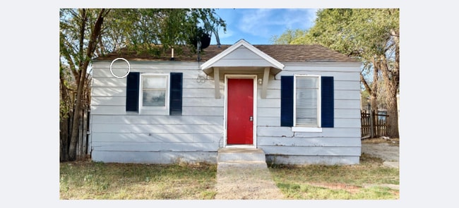 Primary Photo - 216 E 36th St