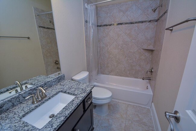 Building Photo - 15907 Court St