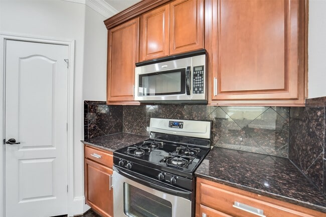 Building Photo - 1335 Studer St