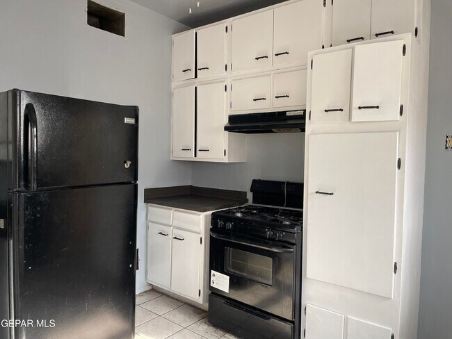 Building Photo - 2920 Copper Ave