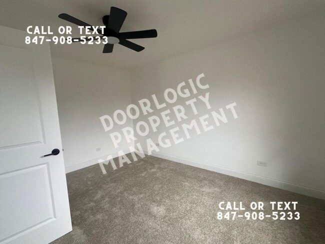 Building Photo - 1371 Cunat Ct