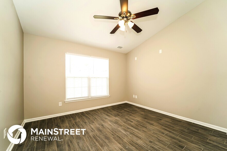 Building Photo - 8615 Appledale Dr