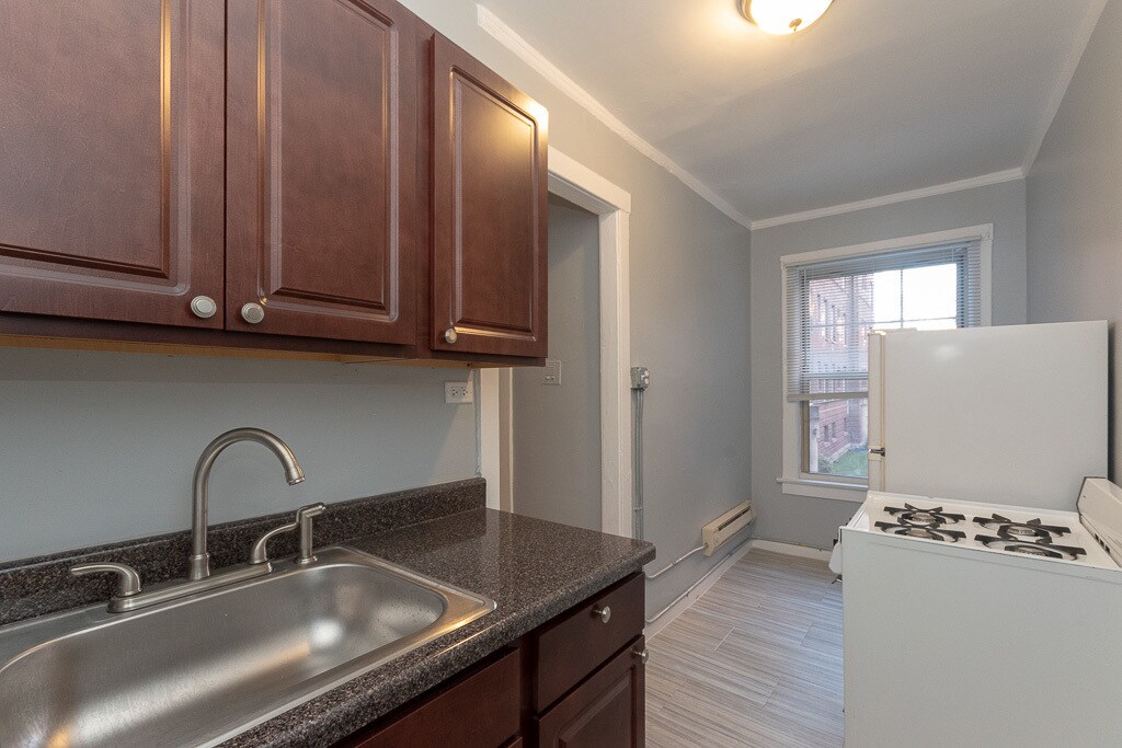 Building Photo - 3271 W Wrightwood Ave