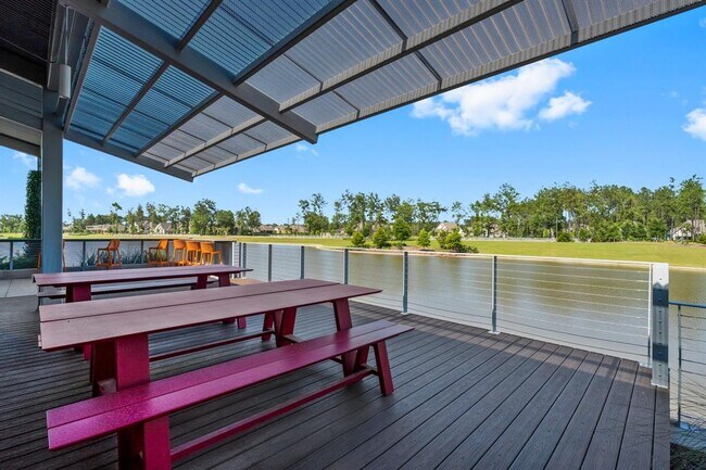 Building Photo - 15823 Bird of Paradise Dr