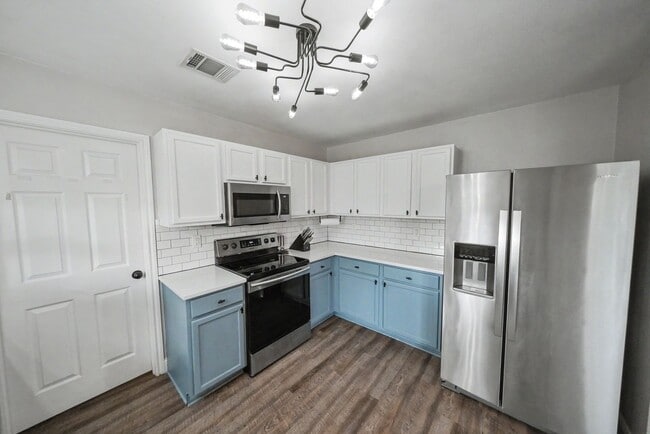 Building Photo - Beautifully Updated Home with Game Room in Villas of Westcreek - Realtor Commission: $500