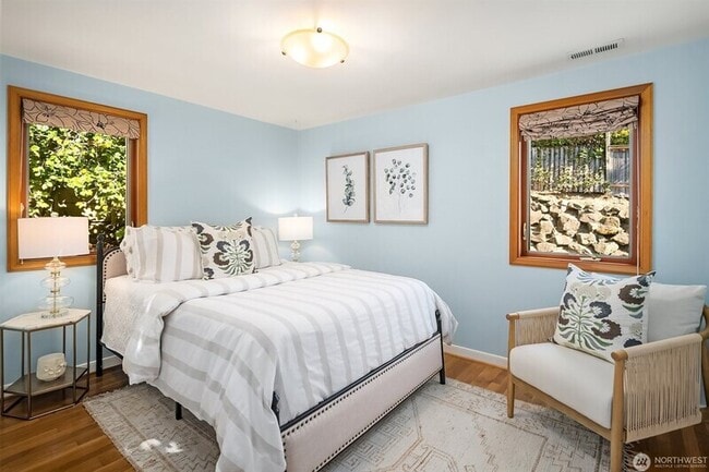 Building Photo - 5606 59th Ave NE