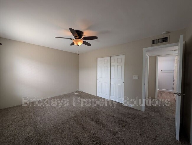Building Photo - 4820 E Winston Dr