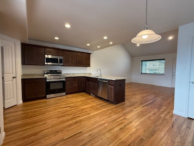 Building Photo - Fully Upgraded Executive Home For Lease