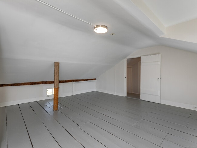 Building Photo - 510 Good Hill Rd