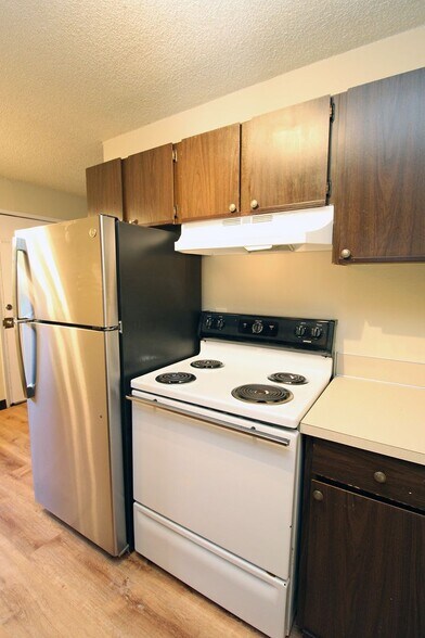 Building Photo - 5704 SW Beaverton Hillsdale Hwy