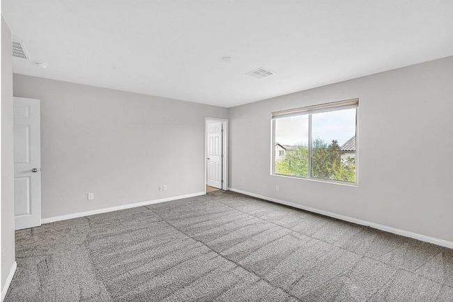 Building Photo - Cozy 2-Story Home with 4 Bedrooms 3 Bathro...