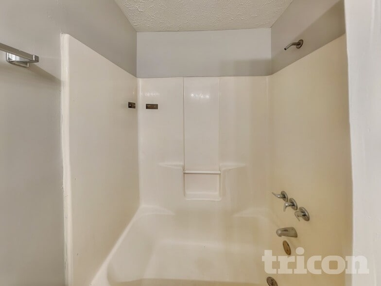 Building Photo - 5577 Mountain Park Way