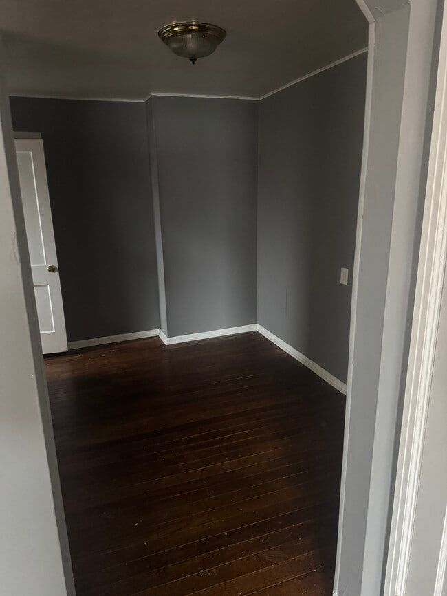 Building Photo - 4036 Homelawn Ave