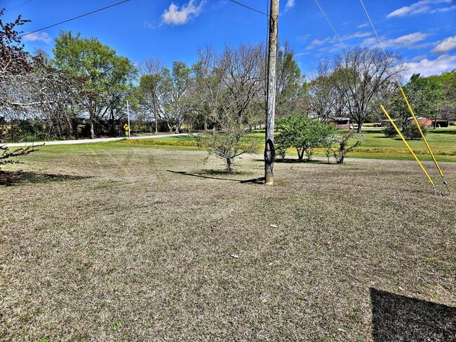 Building Photo - 3BR House - Courtland