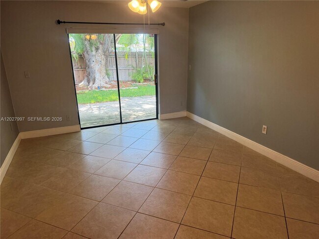 Building Photo - 7105 SW 127th Ct