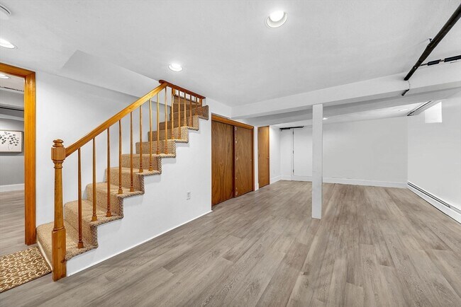 Building Photo - 407 Weston Rd