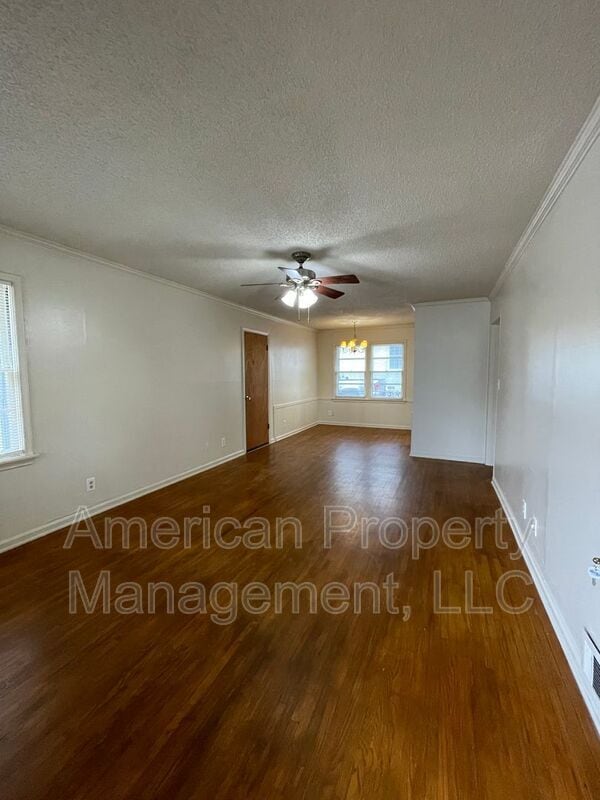 Building Photo - 2505 S Quebec Ave