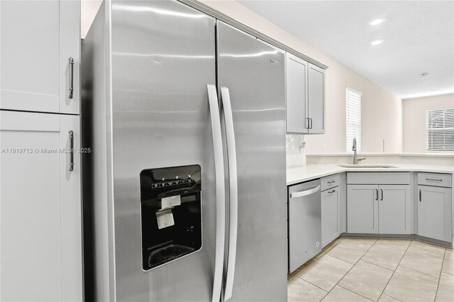 Building Photo - 4144 Greenway Dr