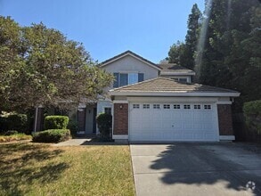 Building Photo - Spacious 4 bed, 3 bath, 2-story House at E...