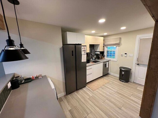 Building Photo - 943 Rittiner Dr